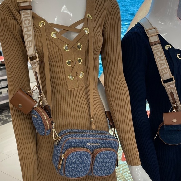 Michael Kors Denim 💙Jet set travel pocket
crossbody tech pouches AirPods case - Picture 11 of 11